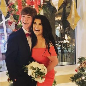 Meet your Posher, Azalea